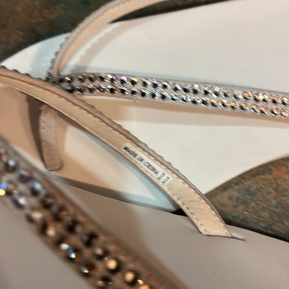 Yellow Box flip-flops, size 11 with rhinestones - Picture 5 of 6